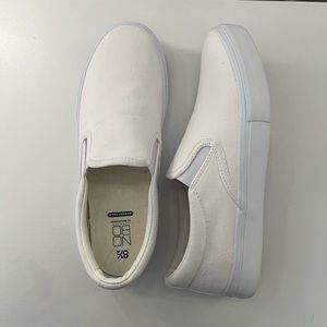 White No Boundaries Low Top Canvas Casual Slip On Sneakers Memory Foam Size 8.5